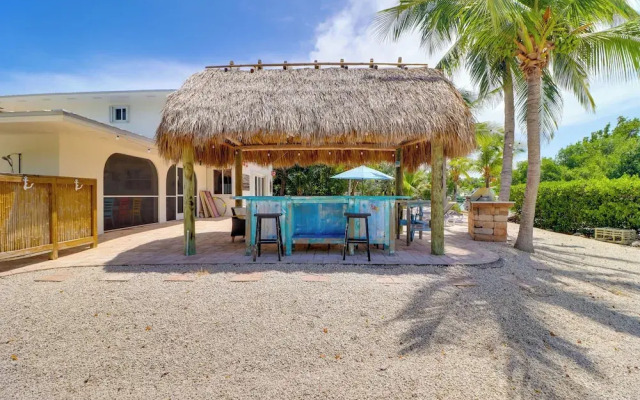 Walk to Beach: Waterfront Home in Marathon!