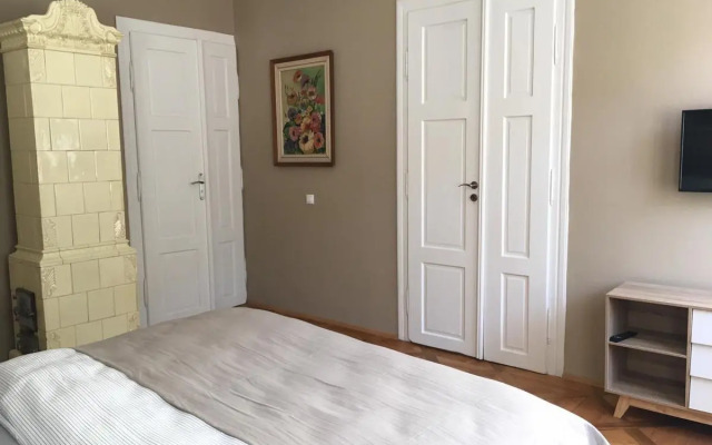 Apartment Vertigo