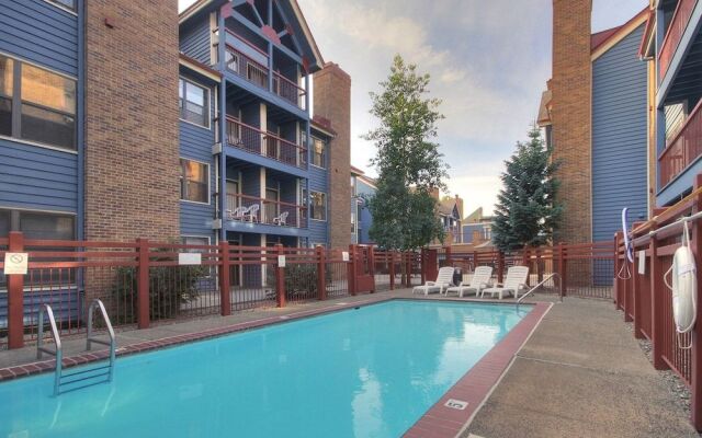 River Mnt Lodge E302