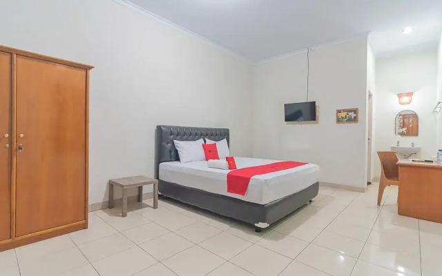 RedDoorz @ Pemuda Street