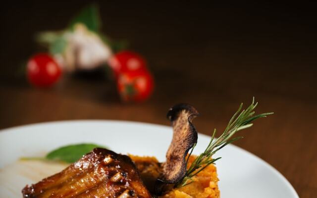 Areo Hotel & Restaurant