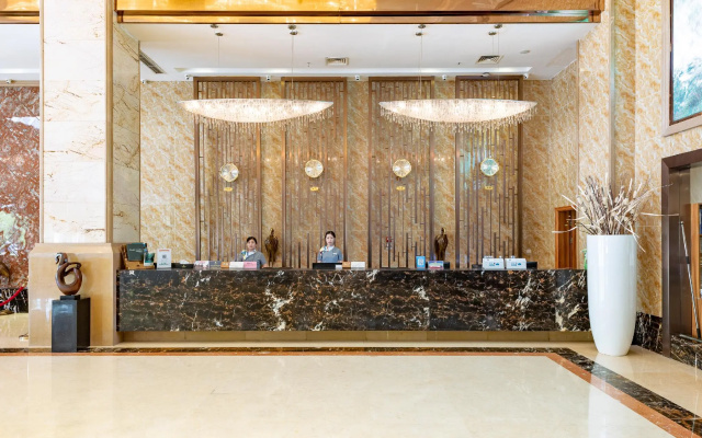 River & Holiday Rezen Hotel Pengshui