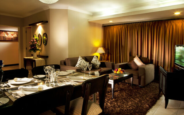 Grand Tropic Suites Hotel