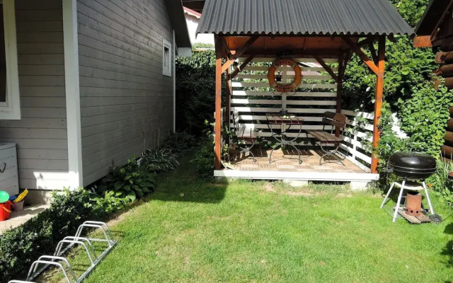 House by the Lake in Wiselka