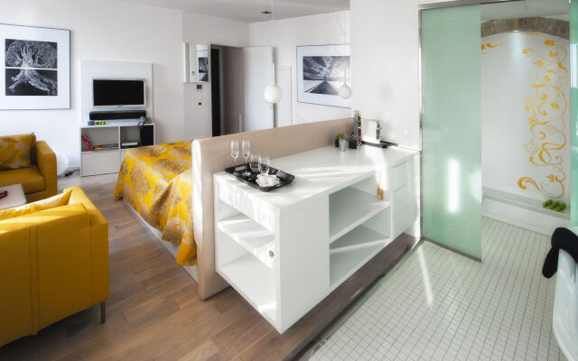 Riva Luxury Suites
