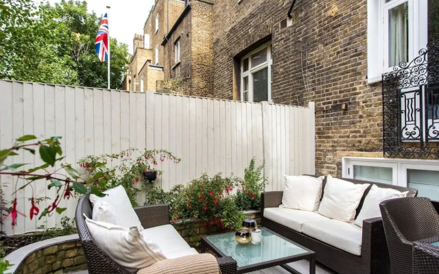 Nevern Square VIII by onefinestay