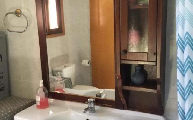 Tota's guest house, 4 min walk to the beach