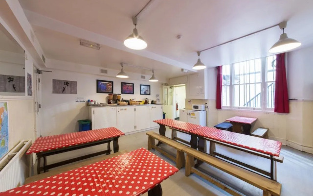 Astor Kensington Hostel