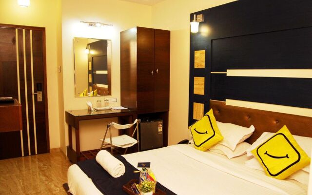 Stay Vista Rooms near Marine Drive