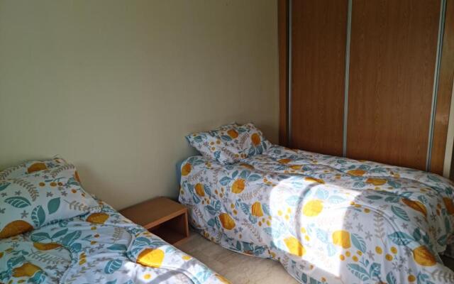 Appartement neuf avec piscine à 300m de la plage!