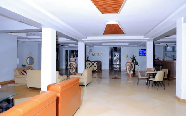 Buddiez Platinum Hotel