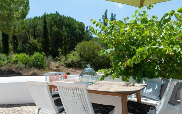 Pine Tree House in Azeit o