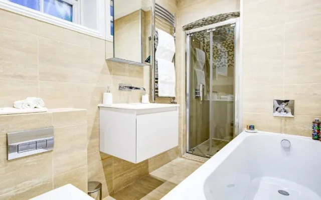 Hybridresi Battersea Self Check In