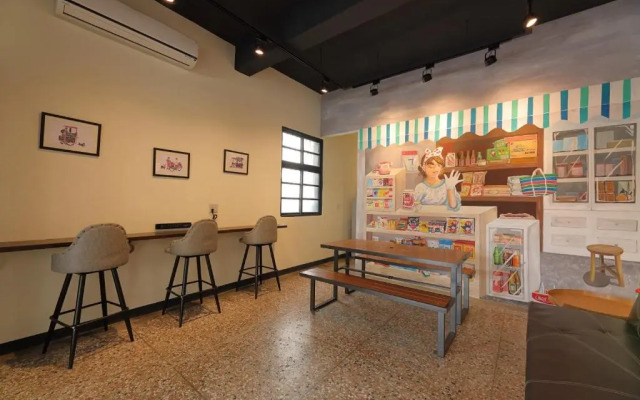 Topbunk Hostel
