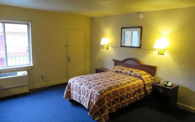 Budgetel Inn & Suites