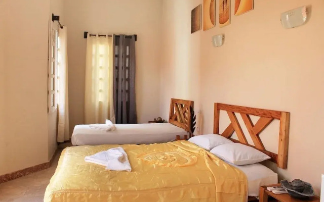 Hostal Sky View