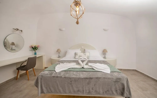 Sun Angelos Oia - Luxury Cave Suites