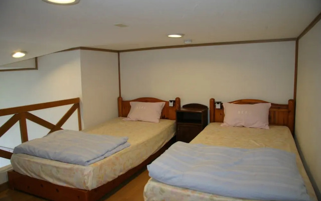 Youth Guest House Atoma