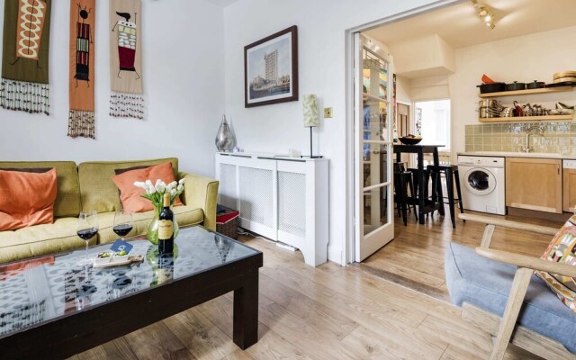 Charming Golborne Escape