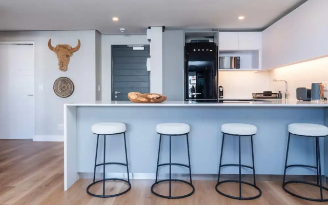 Modern Central Secure Cape Town 2bed Bantry Suite