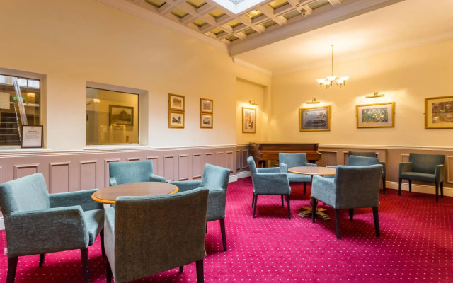 County Hotel