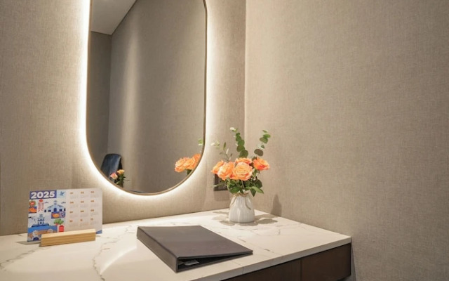 Nhat Ha Lavish Hotel