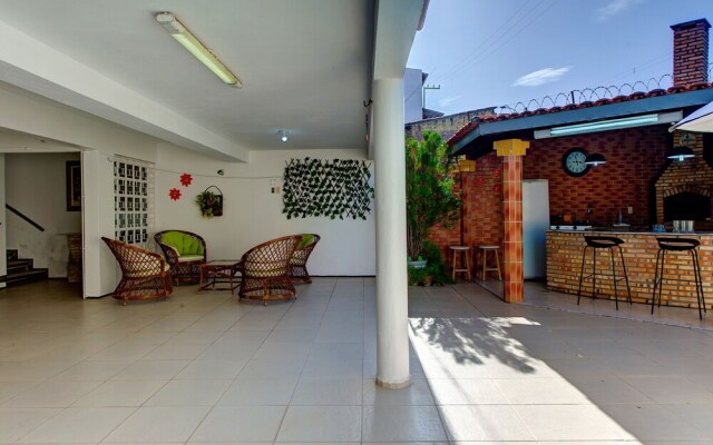 Casa com piscina privativa perto do mar