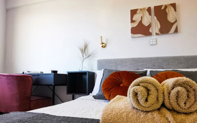 Phaedrus Living: Seaside Residence Lighthouse 70