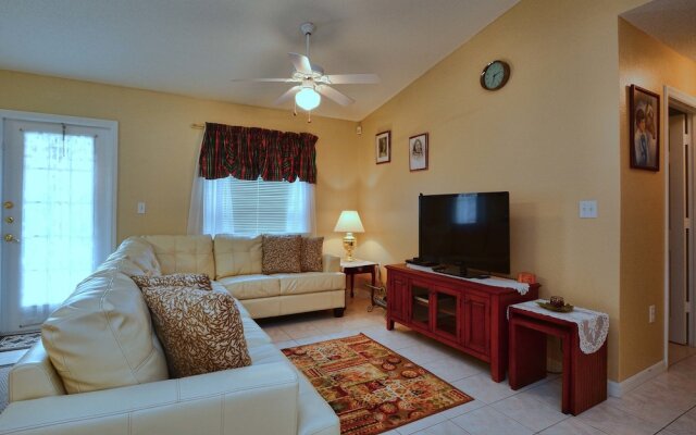 Greater Groves 3 Bedroom House w Pool - 5205GG