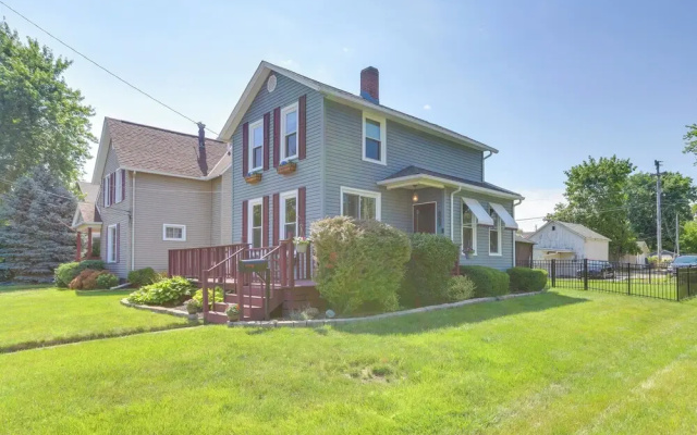 Vermilion Home - Walk to Main Street Beach!