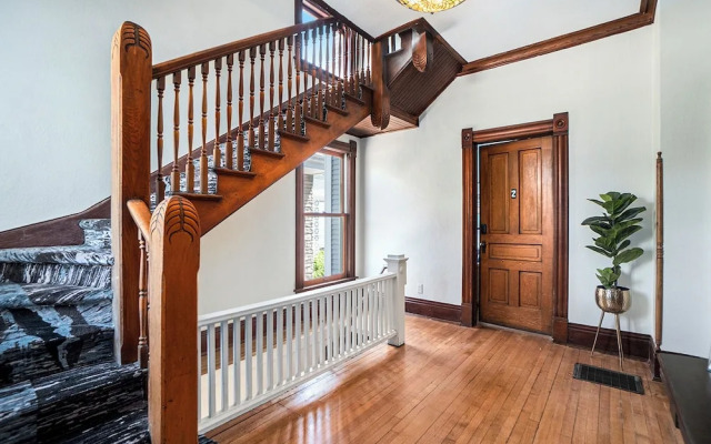 The Grand Inn Apartment Hotel 200