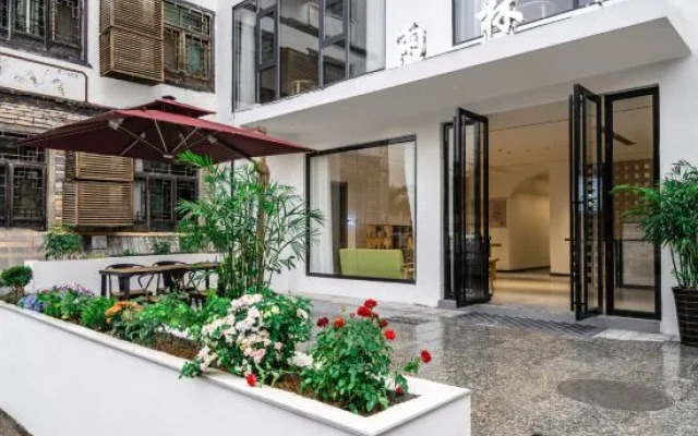 Rainforest Pavilion Homestay (Libo Xiaoqikong Scenic Area Dongmen Branch)