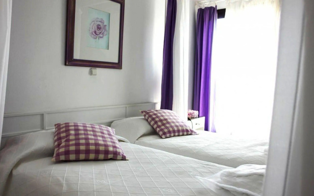 Paradise Art Hotel