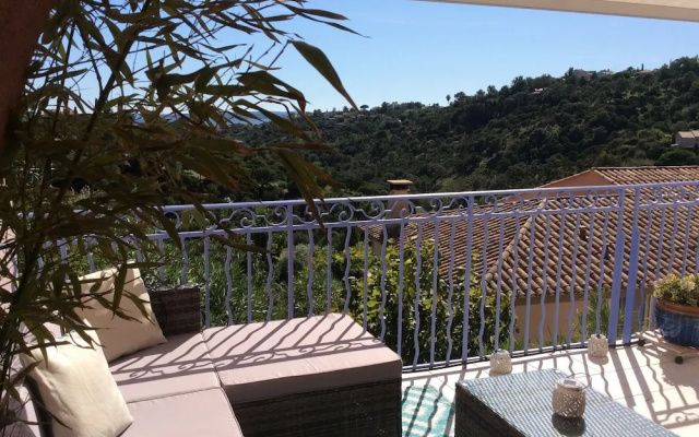 Exquisite Holiday Home in Roquebrune-sur-argens With Pool