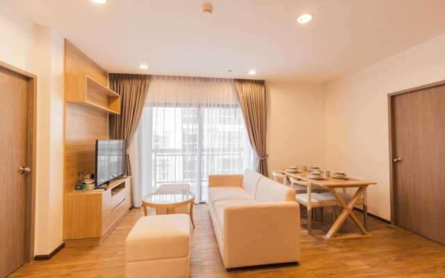 Treetop Apartment by Sunny Rentals