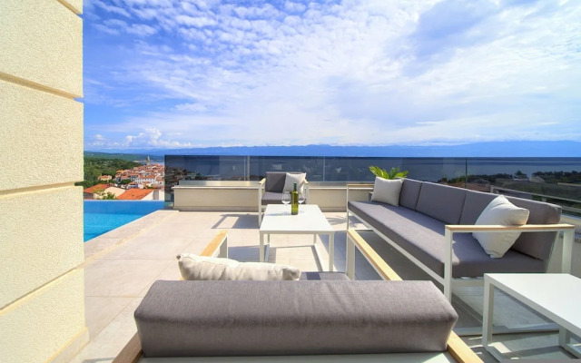 Villa Majestic With Sauna and Beautiful Views