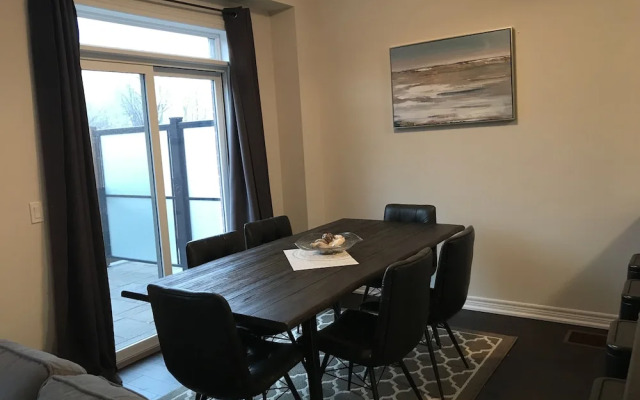 Exceptional Townhouse at Lake Ontario