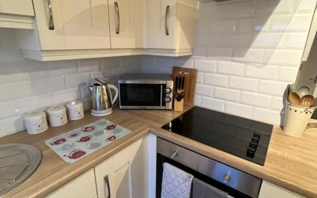 Apartment 12, Sea Wharf
