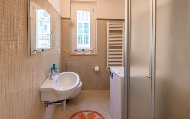 Elegante Trilocale Marconi Prima Fila Mare