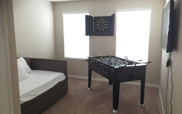 10 Beds! Modern House. Universal & Convention