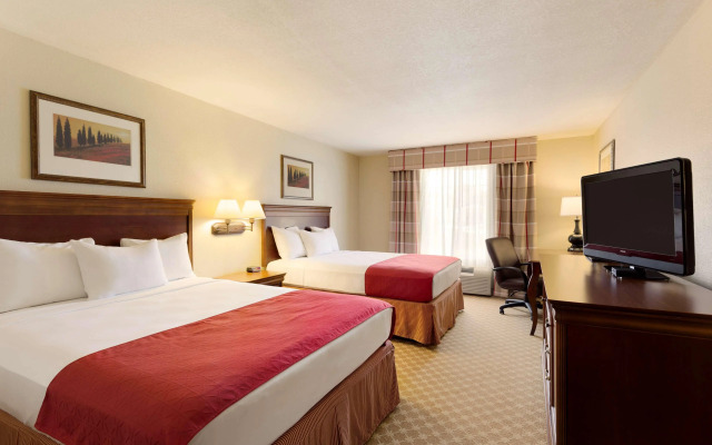 Country Inn & Suites by Radisson, Nevada, MO