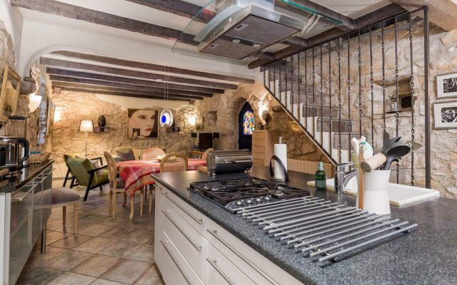 Awesome Home in Dobrinj With Wifi and 2 Bedrooms