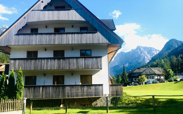 Vall’s apartment- by ski slopes