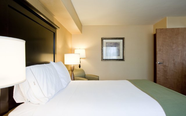 Holiday Inn Express Hotel & Suites Woodland Hills, an IHG Hotel