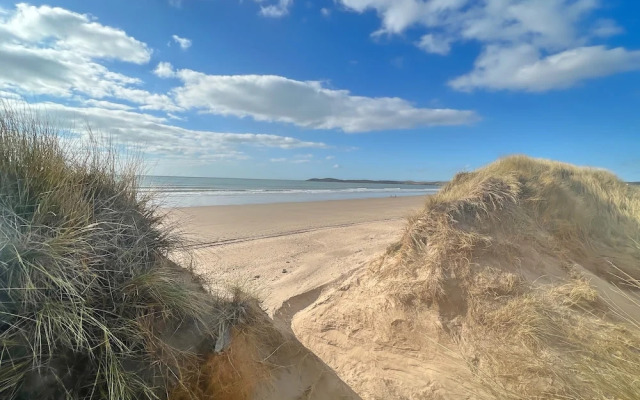 Charming 3 Bed Townhouse Near Llanddwyn Beach