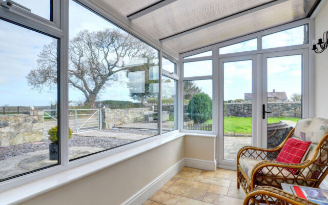 Holiday Home Ffermdy'r Bont