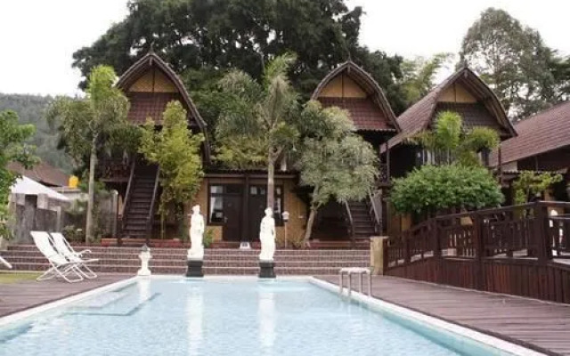 Batur Lakeside Huts