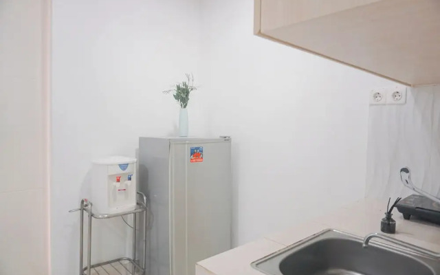 Cozy Living 1BR at Sentul Tower Apartment