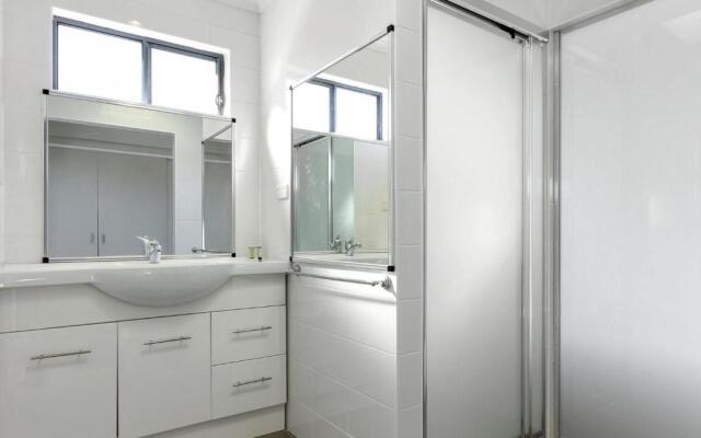 South Pacific Crescent 75, Ulladulla