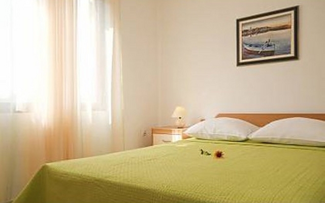Apartment Ljilja - 10m from the sea with parking: A2 Nin, Zadar riviera